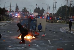 500名士兵待命 特朗普：将向任何地方派遣军队